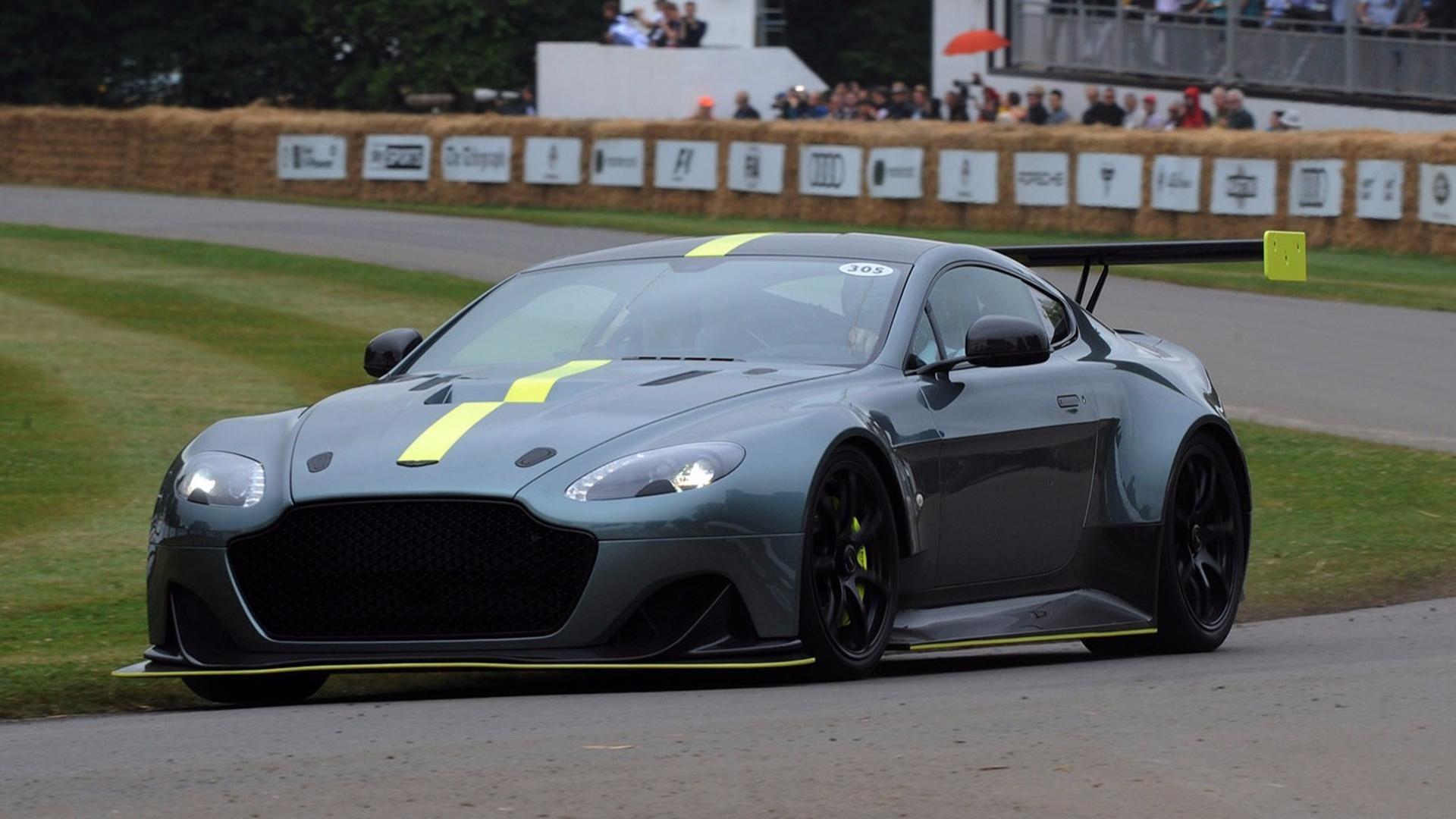 Aston Martin : Un V8 chanteur et une allure de voiture de course !