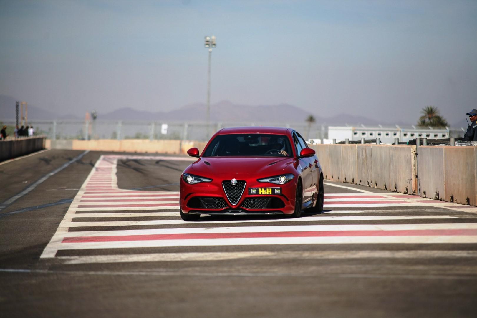 Essai Vérité : l’Alfa Romeo Guilia Quadrifoglio : 1000 km de route + 30 tours de pistes = 100% d’émotion