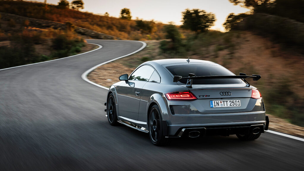 Audi-Performance-TT-RS-Arriere-1024x576.jpeg